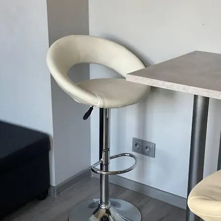 Minimalist Apartment-free Parking, Self Check In