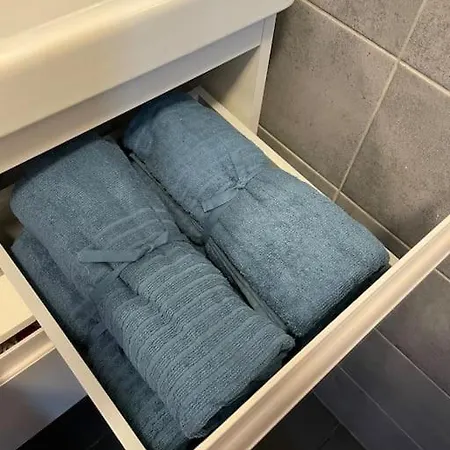 Dzīvoklis Minimalist Apartment-free Parking, Self Check In