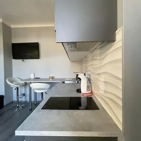 Dzīvoklis Minimalist Apartment-free Parking, Self Check In