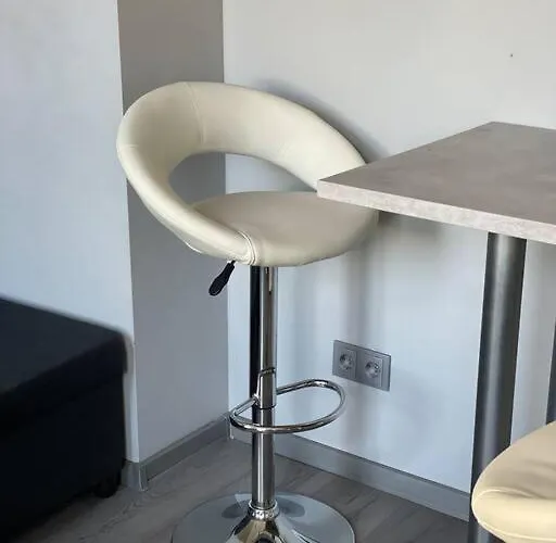 Minimalist Apartment-free Parking, Self Check In